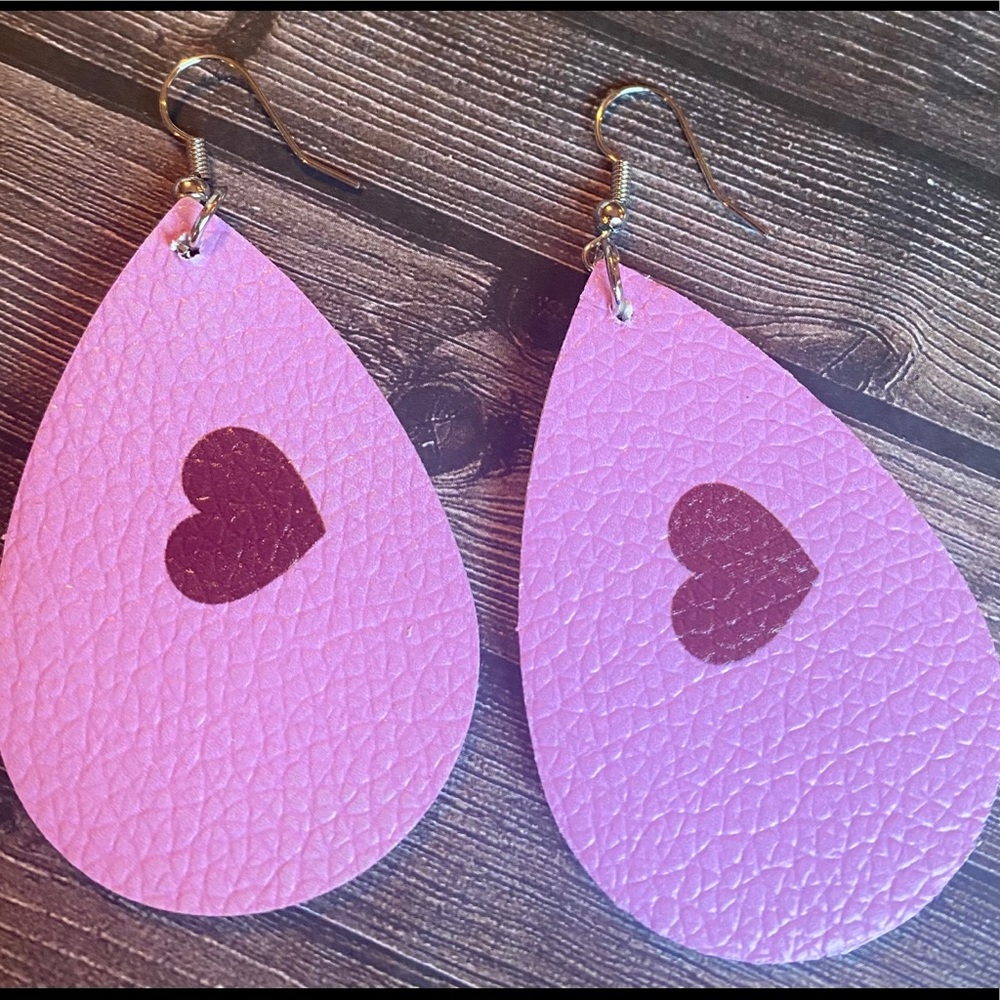 BRAND NEW TEAR DROP VALENTINE’s DAY EARRINGS